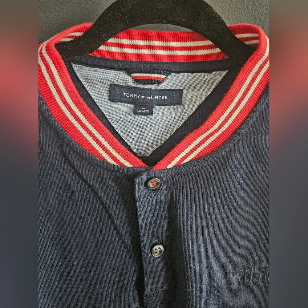 Tommy Hilfiger Sporty Polo Shirt – 100% Cotton (Size M) - Picture 2 of 6